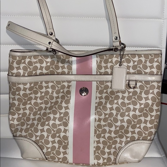 Coach Handbags - Coach leather tote bag